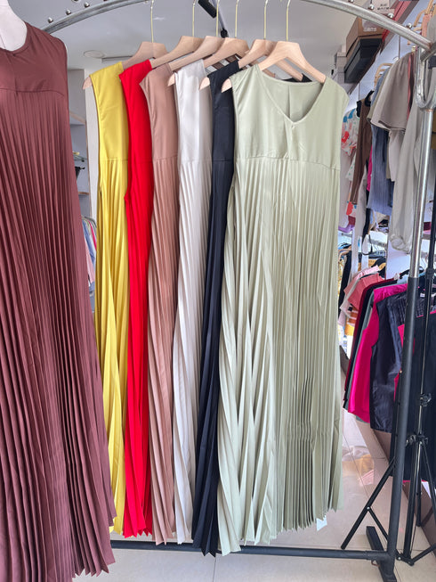 Summer Plus Size Pleated Sleeveless Long Dresses